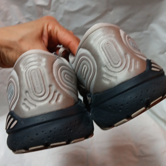 Brooks Beast GTS 23 Men\'s Beige Running Shoes Size 10.5 Preowed main image 16